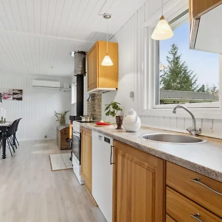 Holiday home Suvi - 700m From The Sea In Ne Jutland By Interhome *