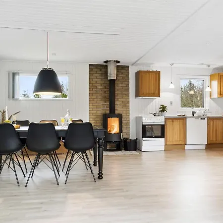 Holiday home Suvi - 700m From The Sea In Ne Jutland By Interhome
