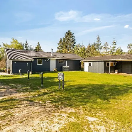 Holiday home Suvi - 700m From The Sea In Ne Jutland By Interhome