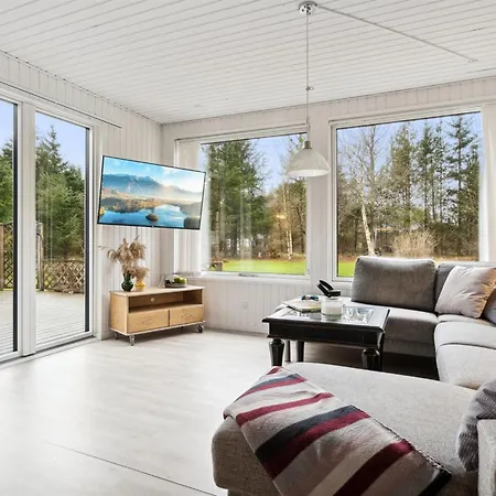 Suvi - 700m From The Sea By Interhome
