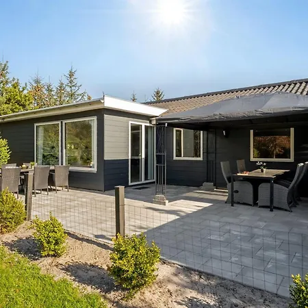Suvi - 700m From The Sea By Interhome Hals